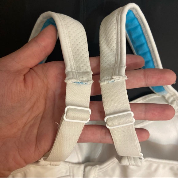 Champion High-Impact Running & Sports Bra - Picture 3 of 8